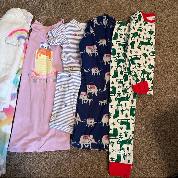 BUNDLE 8 Pajamas 1 Robe inc Gap, Old Navy, Nordstrom, Justice, Carter brands - Picture 6 of 8
